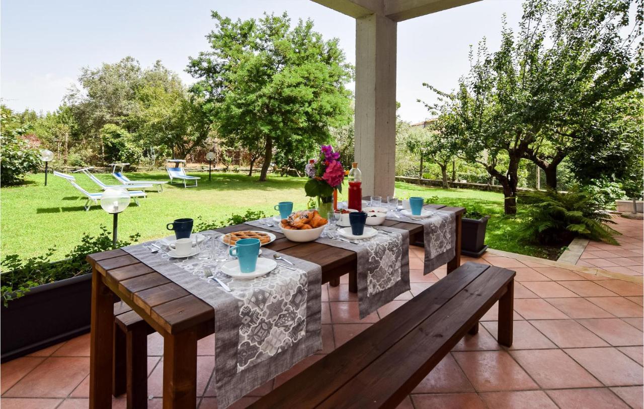 Cozy Home In Anguillara Sabazia With Kitchenette Luaran gambar