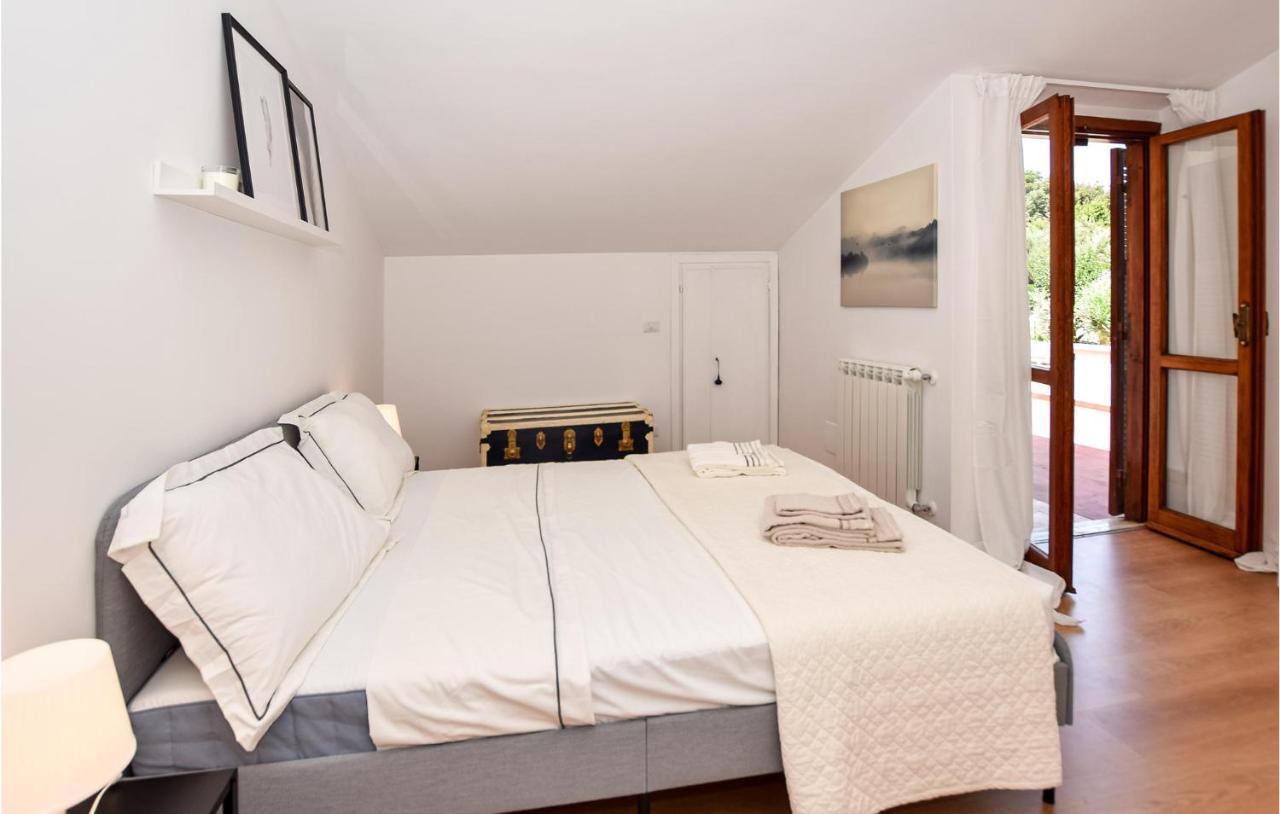 Cozy Home In Anguillara Sabazia With Kitchenette Luaran gambar
