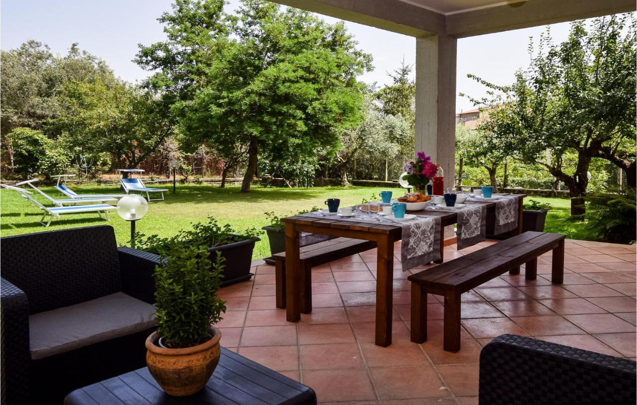 Cozy Home In Anguillara Sabazia With Kitchenette Luaran gambar